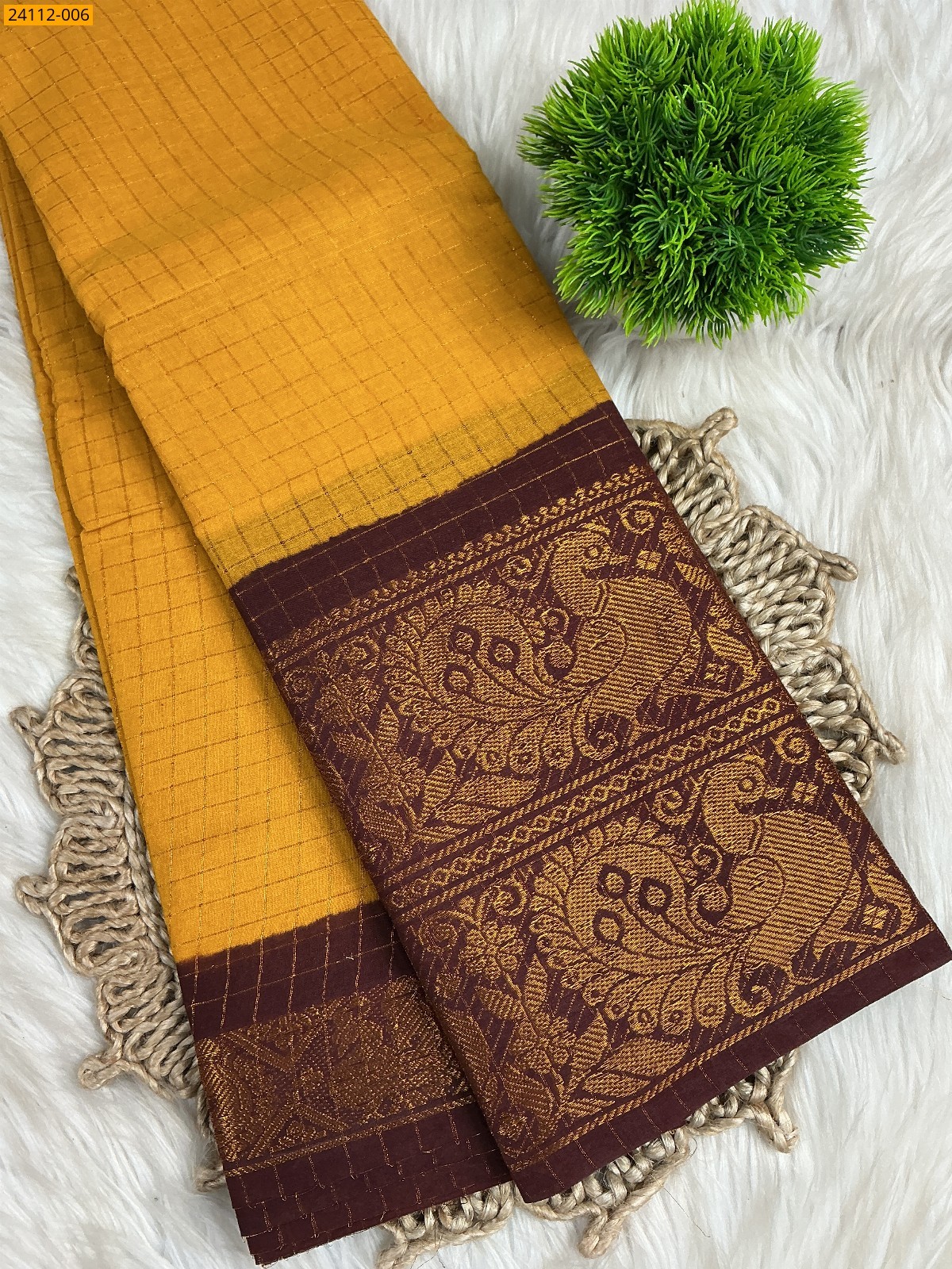 Brown Sungudi Cotton zari kattam Sarees