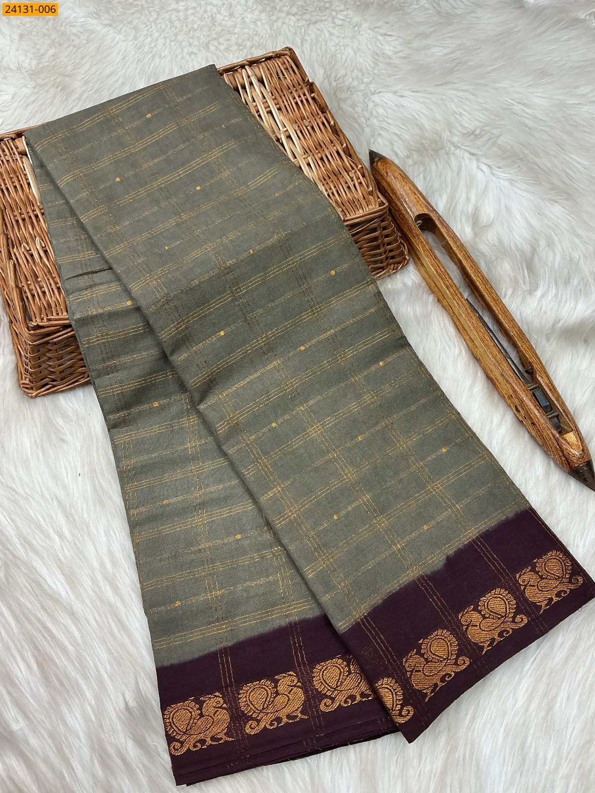 Grey Sungudi Pure Cotton Saree