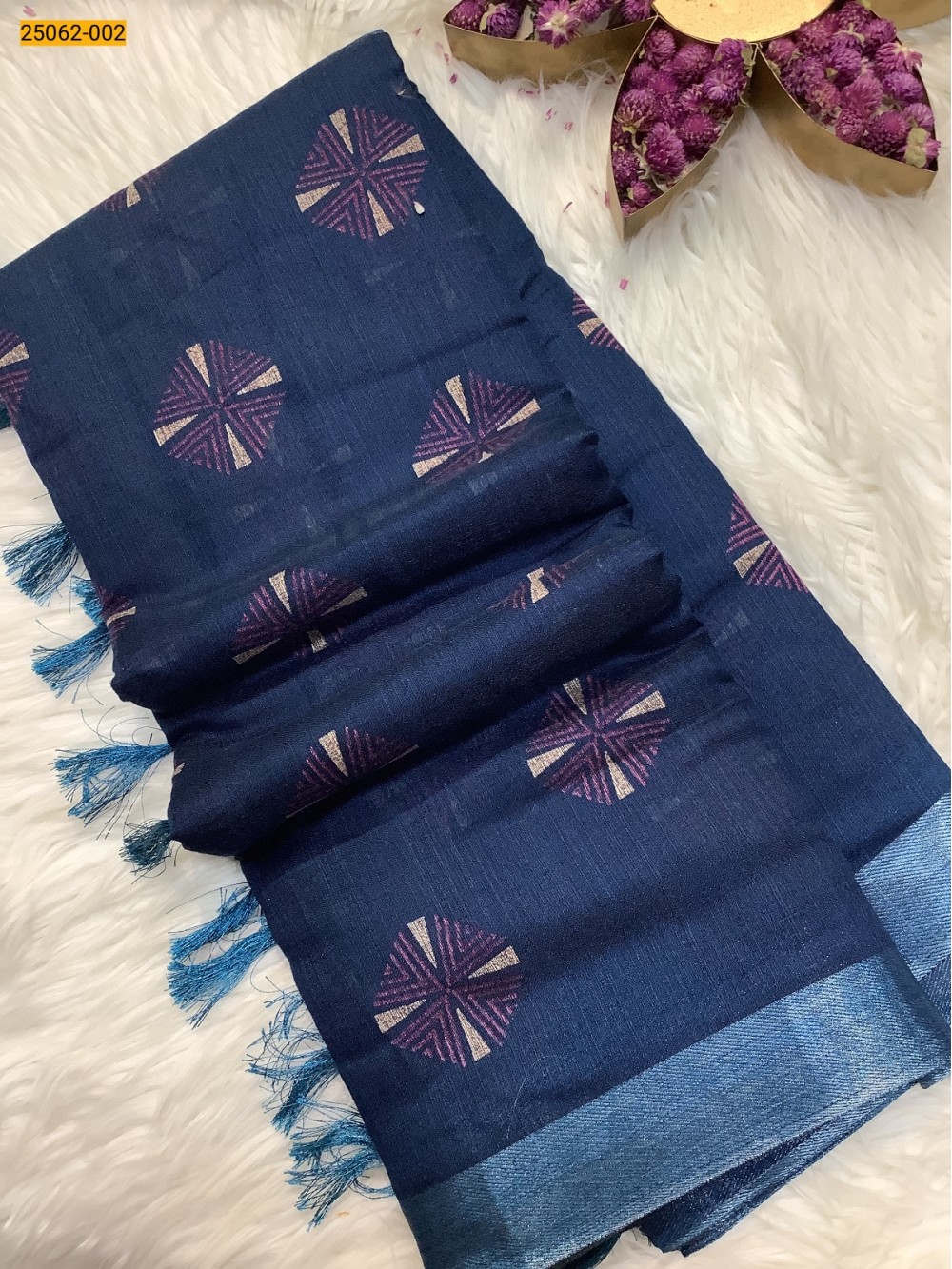 Blue Soft Linen Weaves Zoya Silk Saree Blue Soft Linen Weaves Zoya Silk Saree