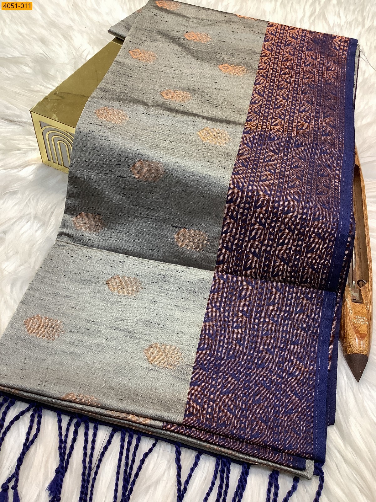 Gray Kanjivarram soft slub silk saree