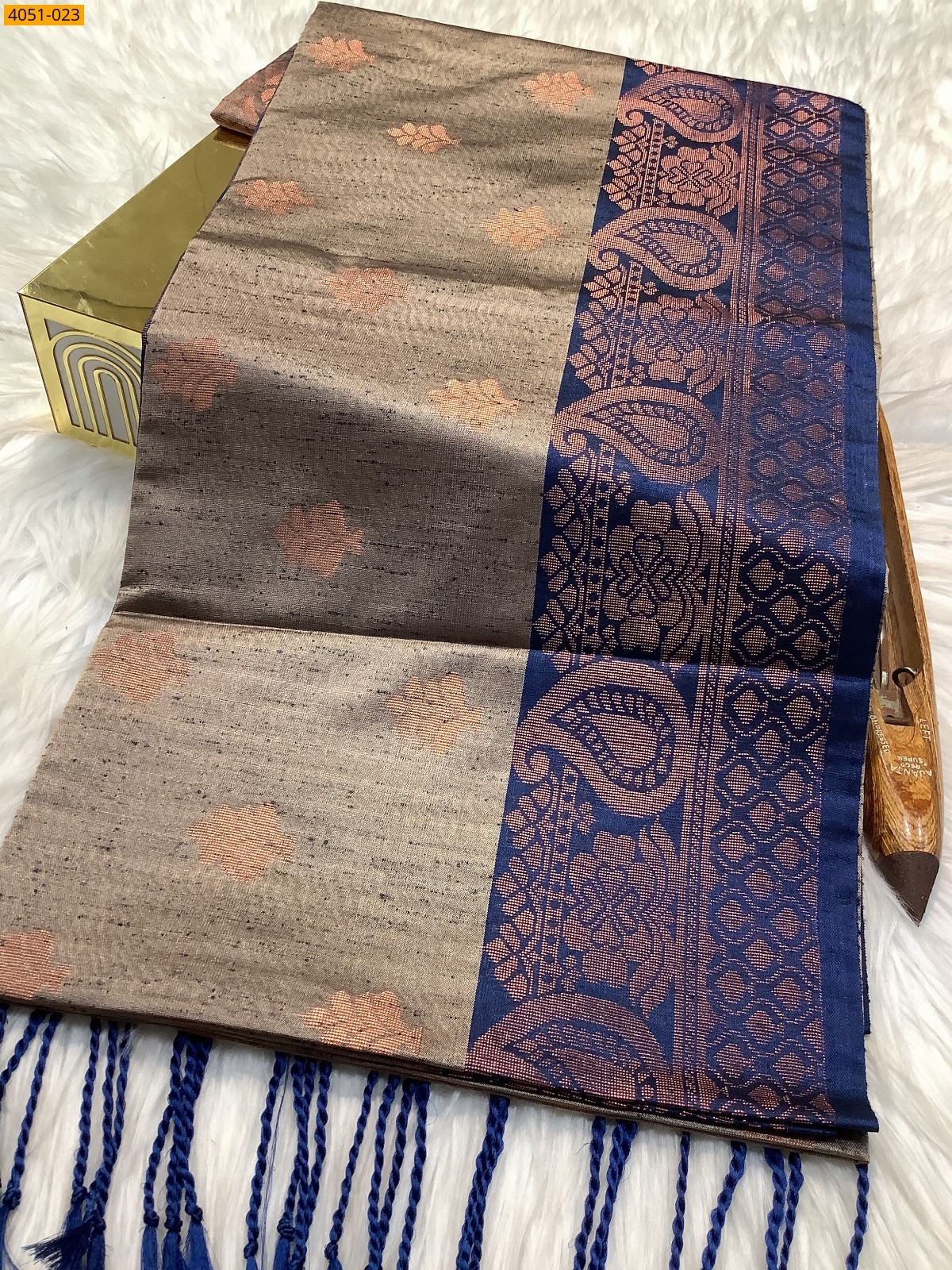 Grey Kanjivarram soft slub silk saree