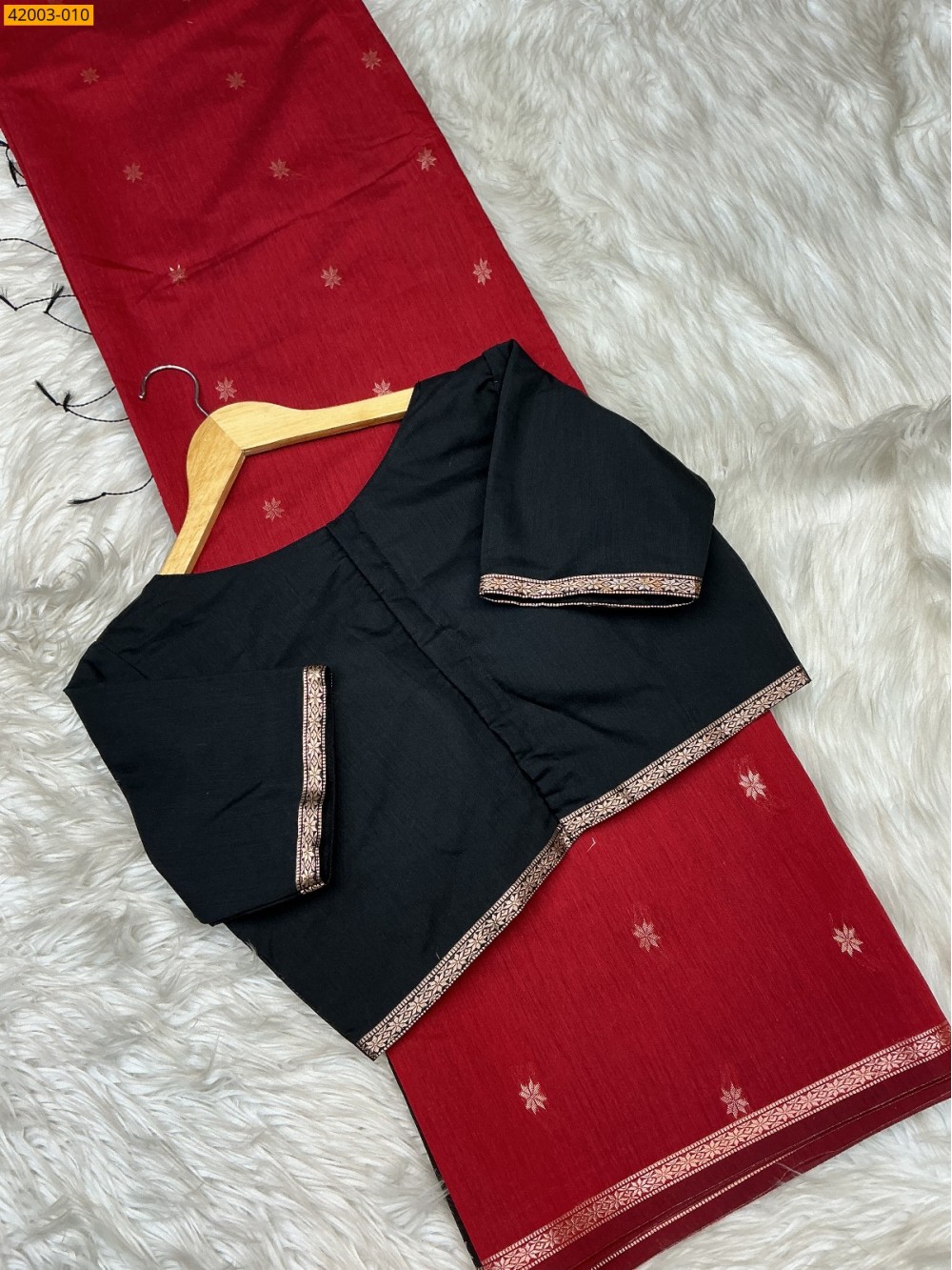 Black Maheswari Cotton Saree Black Maheswari Cotton Saree