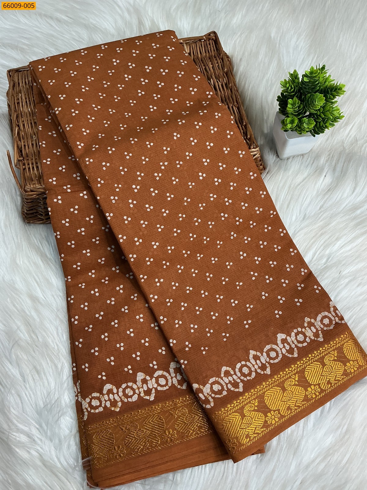 Brown Sungudi Cotton dot printed saree