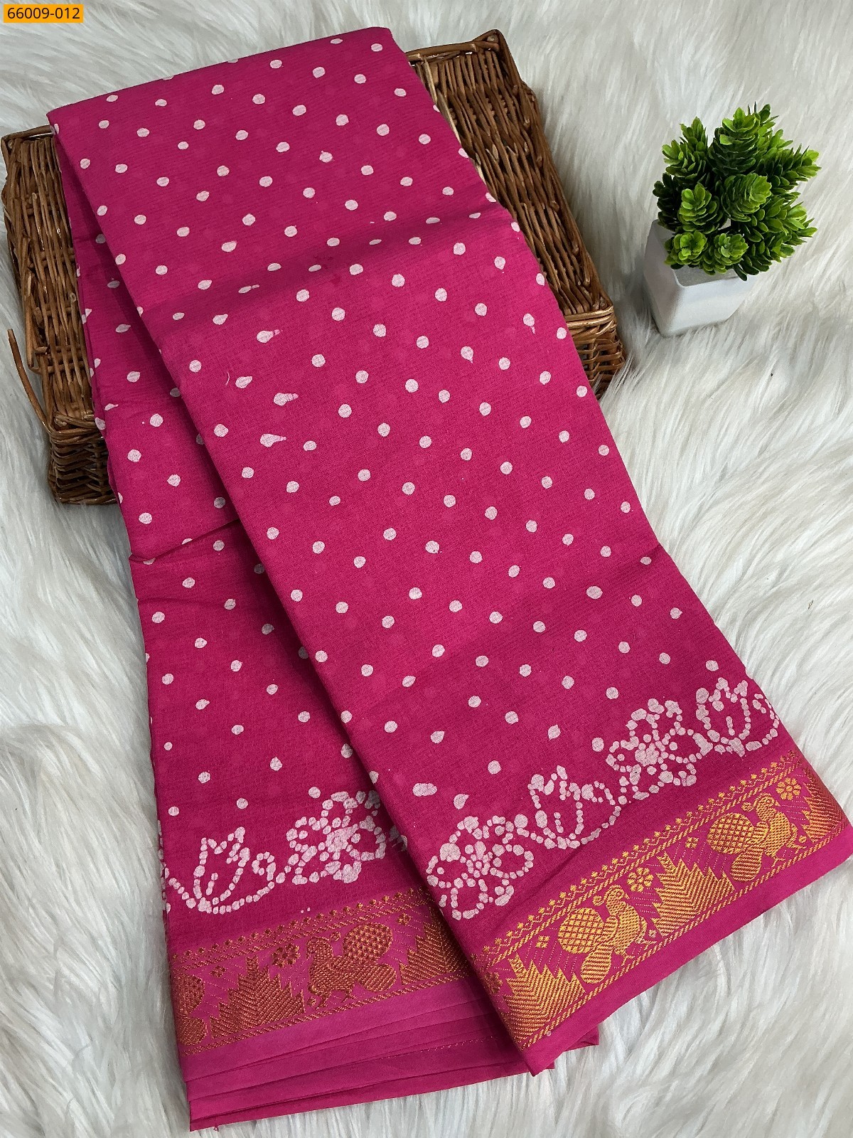 Pink Sungudi Cotton dot printed saree