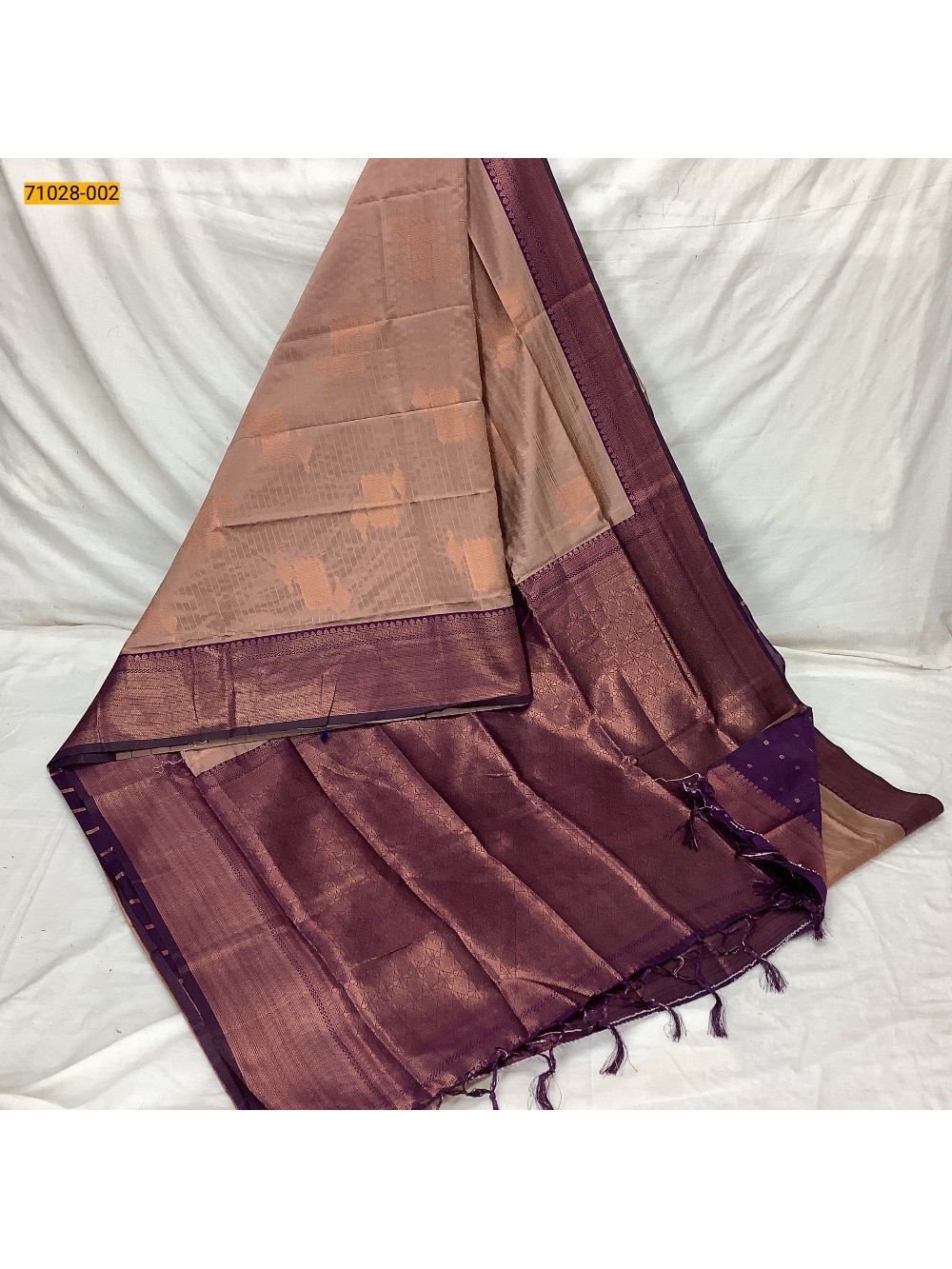 Brown Vaira Oosi Kanchi Weavings Silk Saree Brown Vaira Oosi Kanchi Weavings Silk Saree