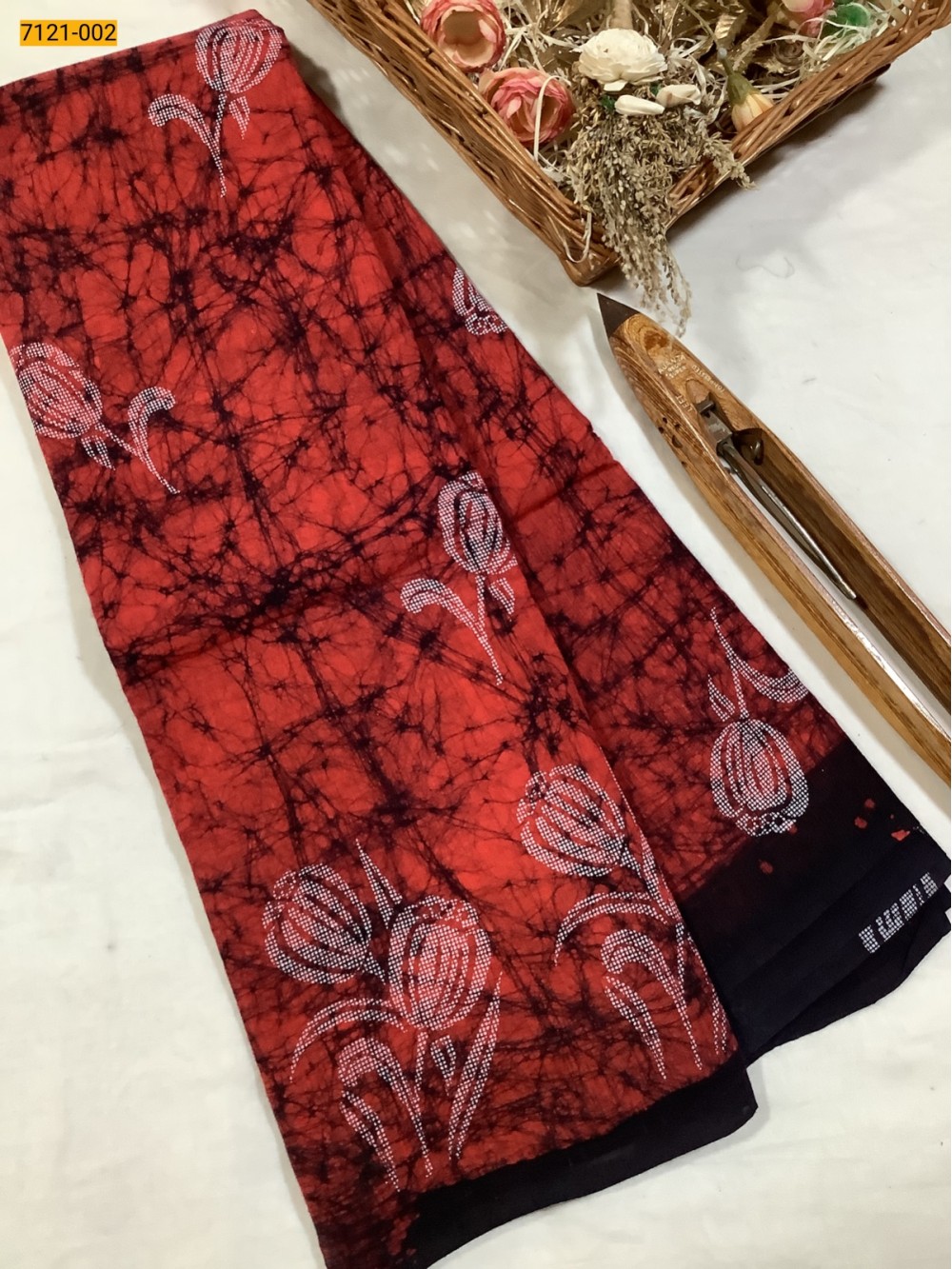 Red Pure Soft Wax Mul Mul Cotton Saree Red Pure Soft Wax Mul Mul Cotton Saree