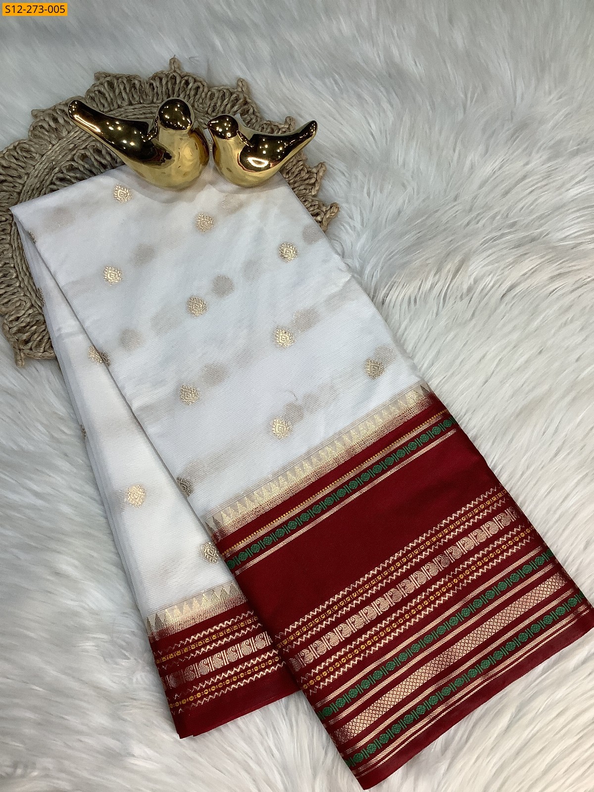 White Banarasi daibal warm soft silk Saree