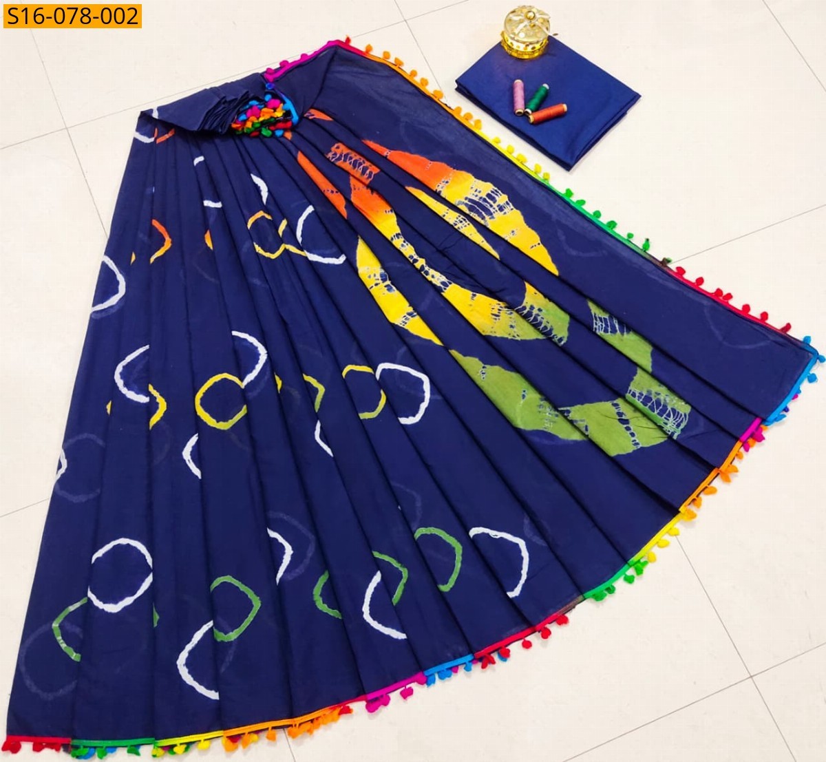 Green Mulmul cotton  sarees With Pompom