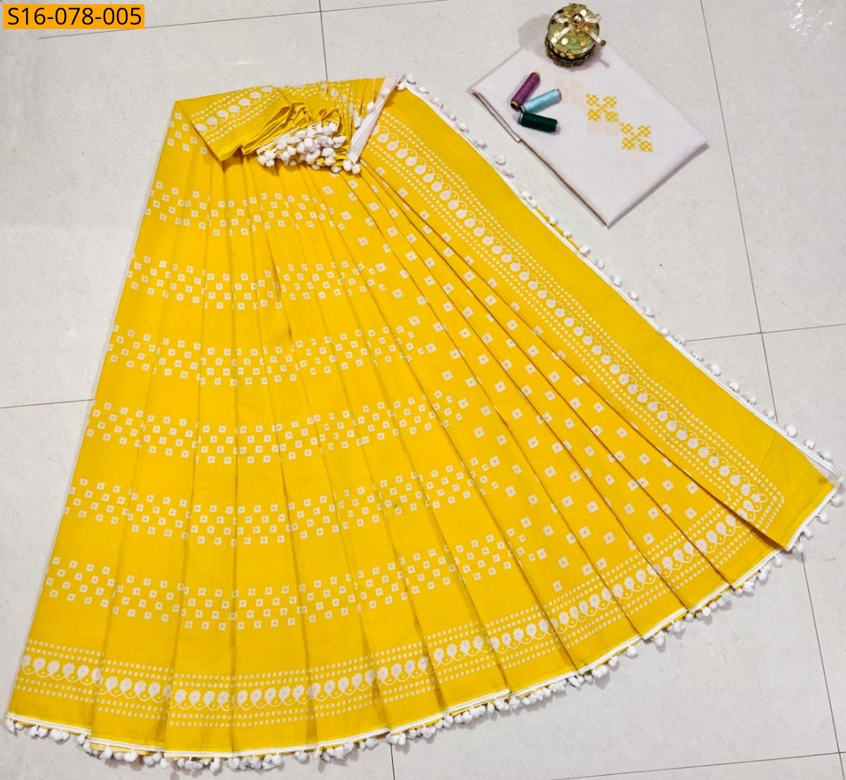 Half White Mulmul cotton  sarees With Pompom