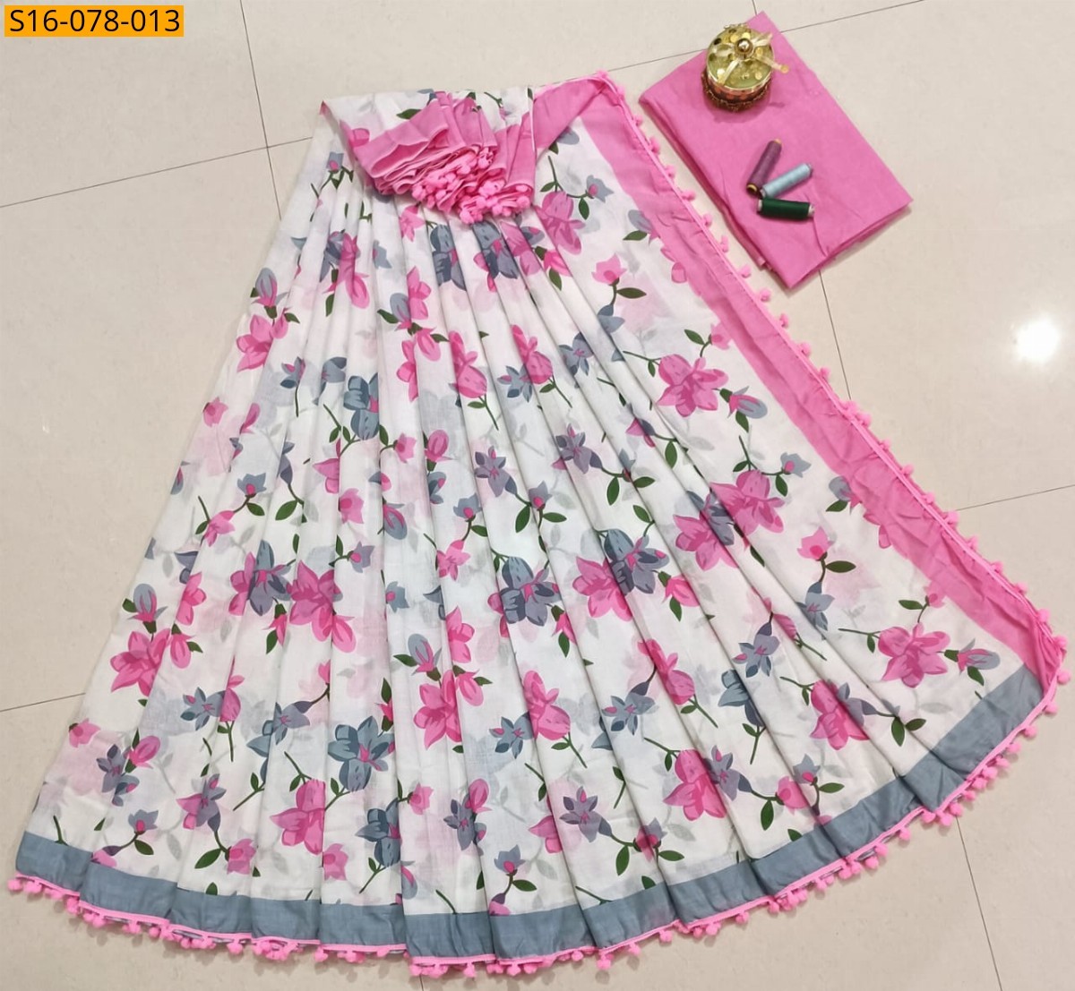 White Mulmul cotton  sarees With Pompom
